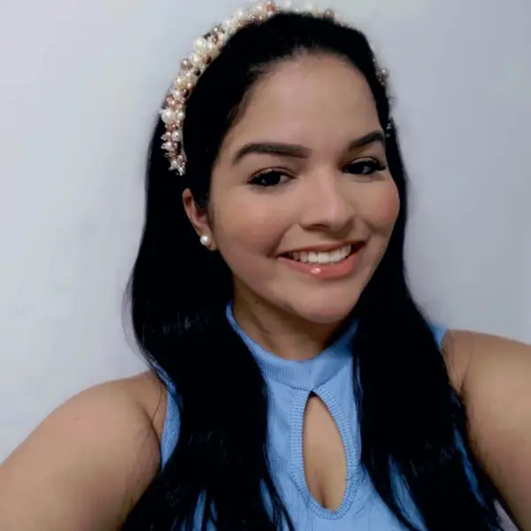 Laura Karolina Santos Frota